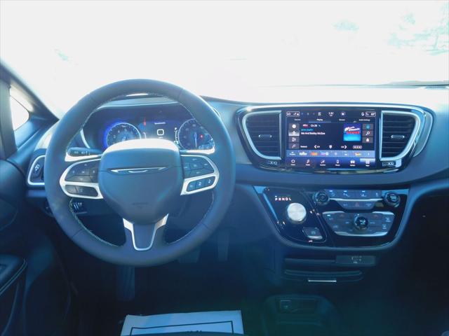 2027 Chrysler Pacifica LX