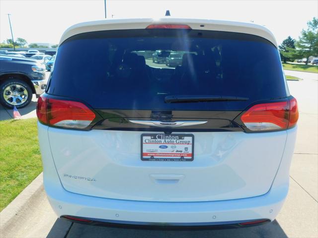 2027 Chrysler Pacifica LX