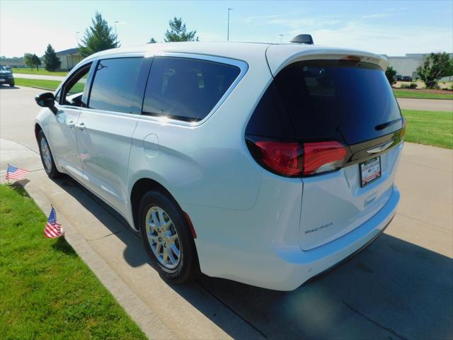 2027 Chrysler Pacifica LX