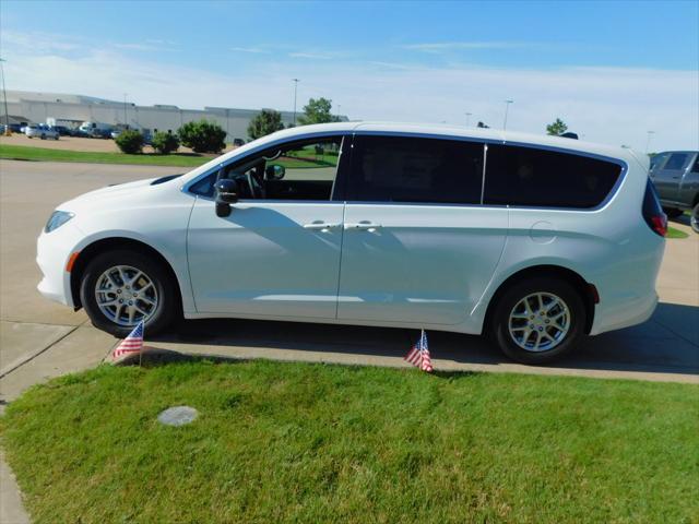 2027 Chrysler Pacifica LX