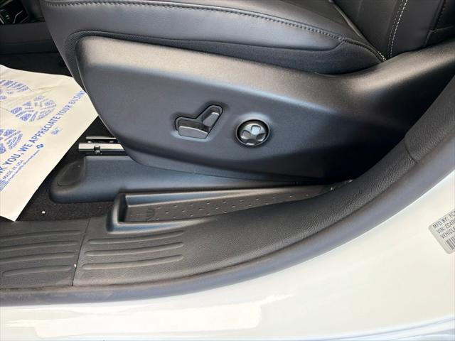 2027 Chrysler Pacifica LX