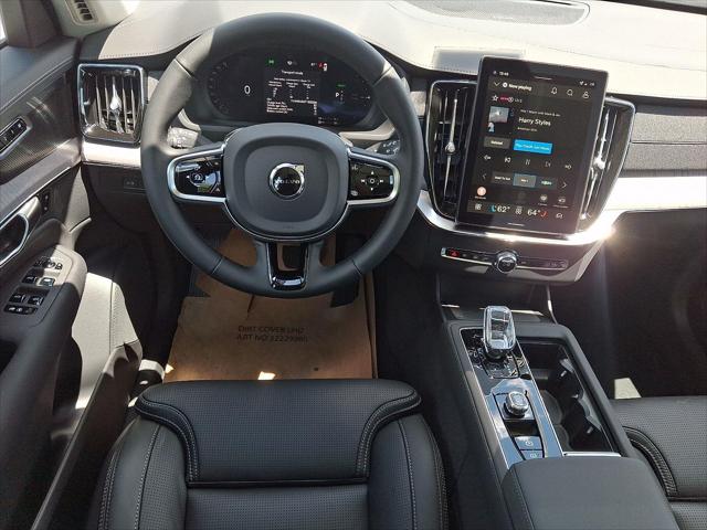 2026 Volvo XC90 Plug-In Hybrid Ultra Dark Theme, T8 AWD, Electric/Gasoline, 6 Seats