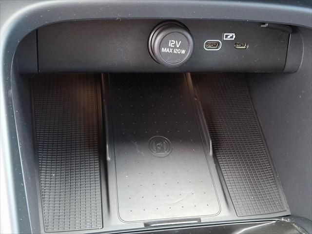 2026 Volvo XC40 Core, B5 AWD Gas (mild hybrid), Dark