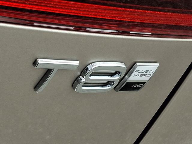 2026 Volvo XC60 Plug-In Hybrid Ultra, T8 AWD Electric/Gasoline, Dark