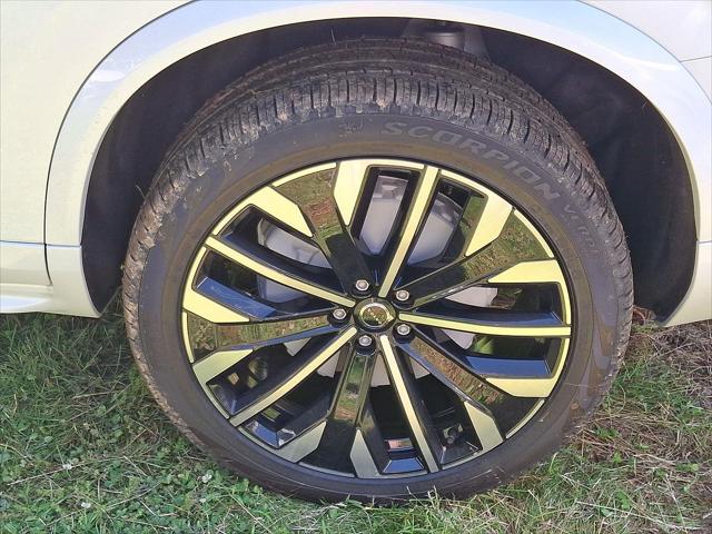 2026 Volvo XC90 Plug-In Hybrid Ultra Dark Theme, T8 AWD, Electric/Gasoline, 6 Seats