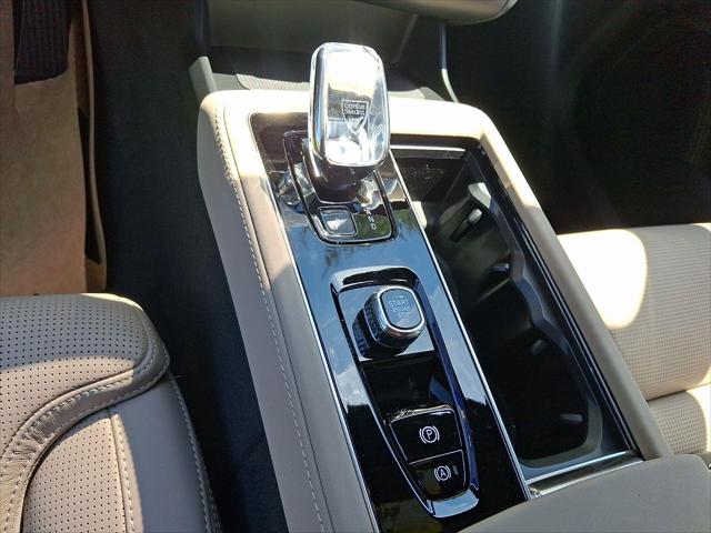 2026 Volvo XC90 Plug-In Hybrid Ultra Dark Theme, T8 AWD, Electric/Gasoline, 6 Seats