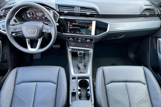 2025 Audi Q3 Premium 45 TFSI S line quattro Tiptronic