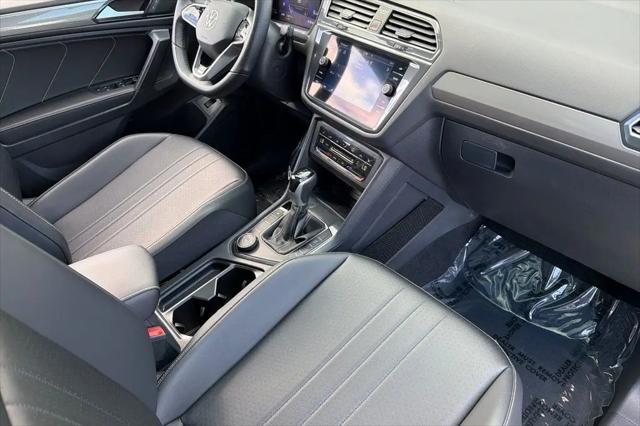 2022 Volkswagen Tiguan 2.0T SE R-Line Black