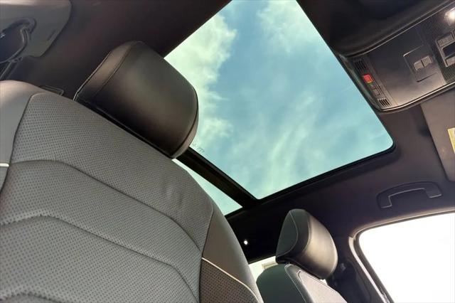 2022 Volkswagen Tiguan 2.0T SEL R-Line