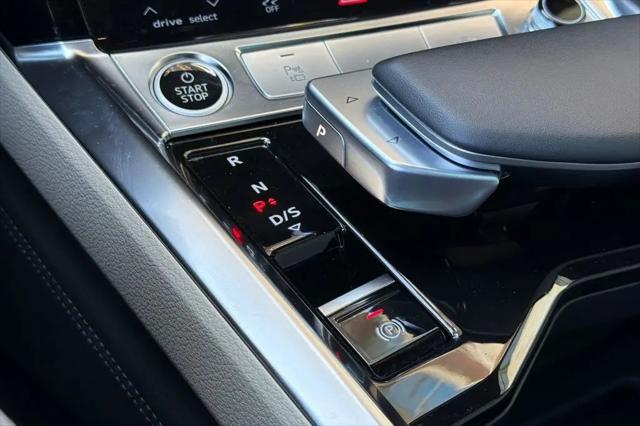 2024 Audi e-tron S line Premium Plus quattro