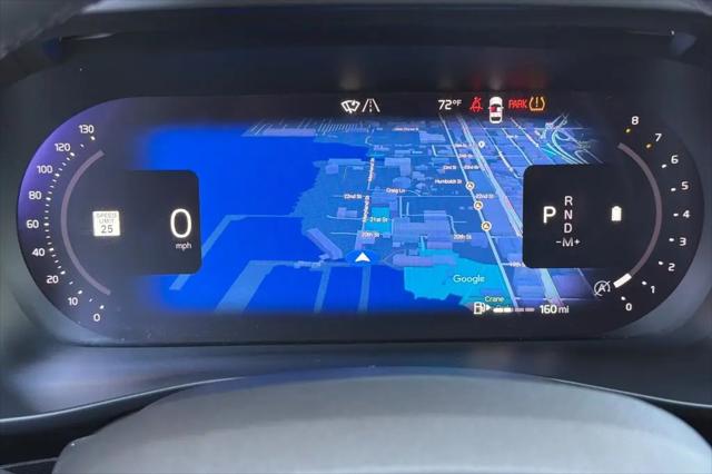 2023 Volvo XC40 B5 Ultimate Bright Theme