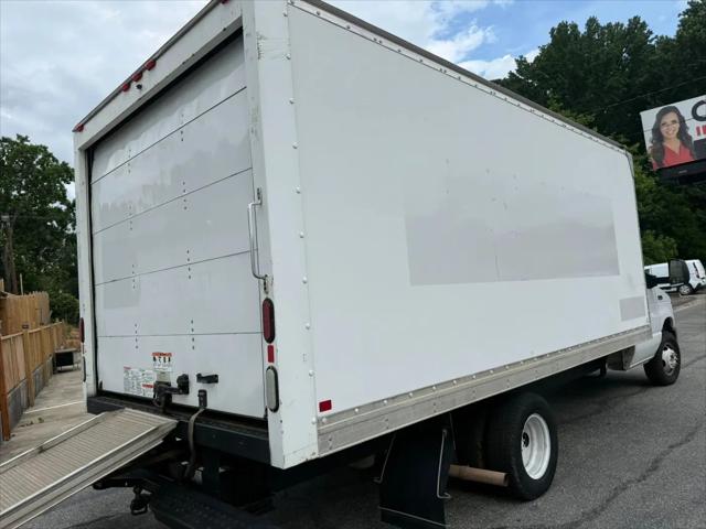 2017 Ford E-350 Cutaway E-350