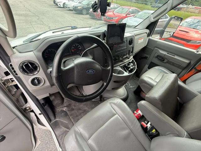 2017 Ford E-350 Cutaway E-350