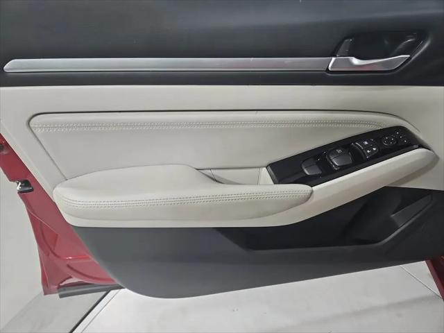 2023 Nissan Altima SL FWD