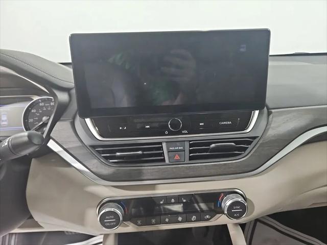 2023 Nissan Altima SL FWD