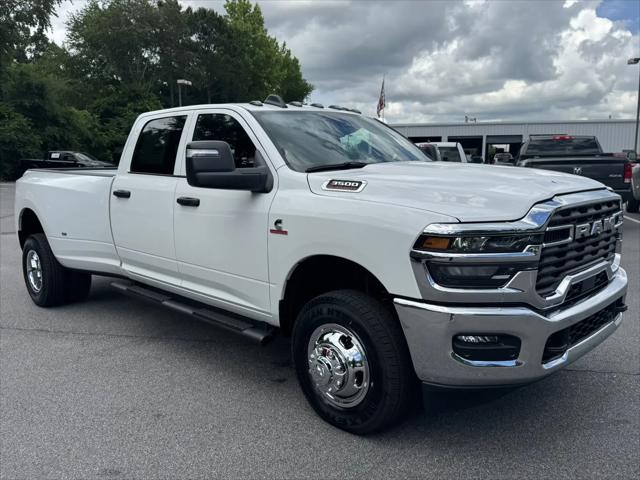 2026 Ram 3500 Tradesman Crew Cab 4x4 8 Box