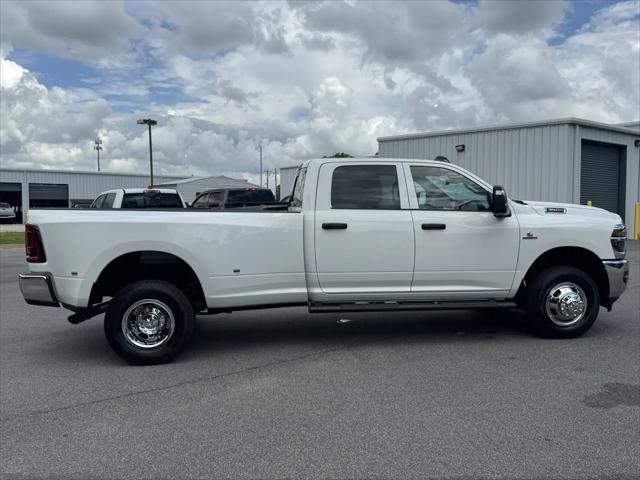 2026 Ram 3500 Tradesman Crew Cab 4x4 8 Box