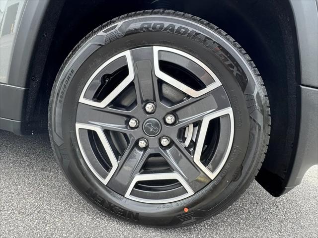 2026 Jeep Cherokee Laredo 4x4