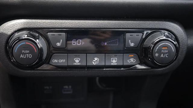2023 Nissan Kicks SR Xtronic CVT