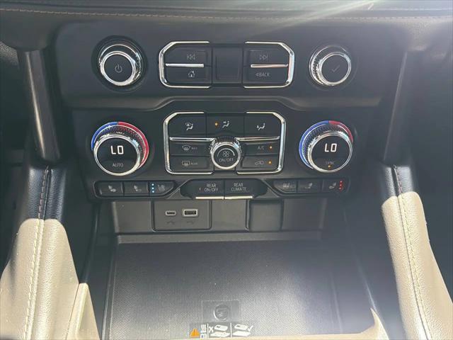2022 GMC Yukon XL 4WD AT4