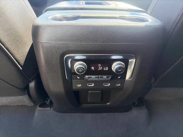 2022 GMC Yukon XL 4WD AT4