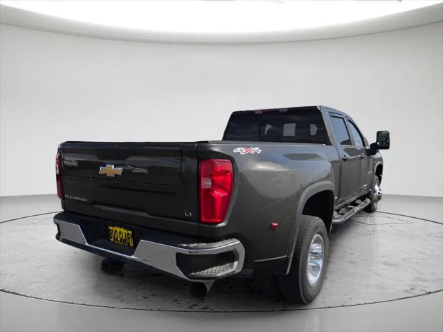 2022 Chevrolet Silverado 3500HD 4WD Crew Cab Long Bed LT