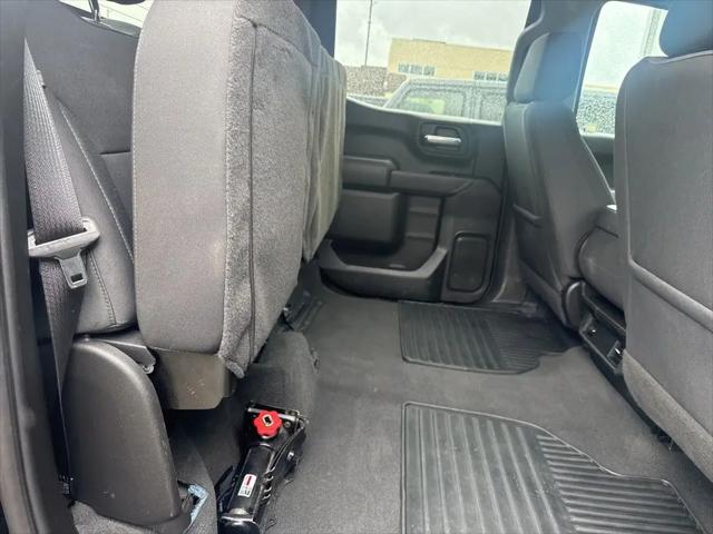 2022 Chevrolet Silverado 1500 4WD Crew Cab Standard Bed Custom