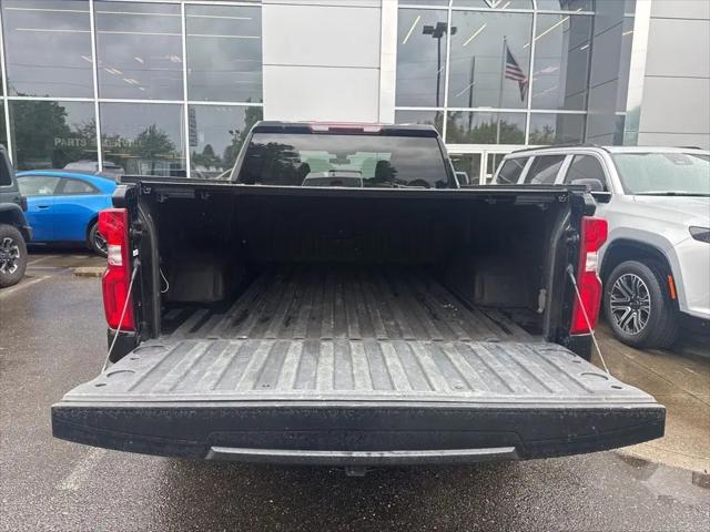2022 Chevrolet Silverado 1500 4WD Crew Cab Standard Bed Custom