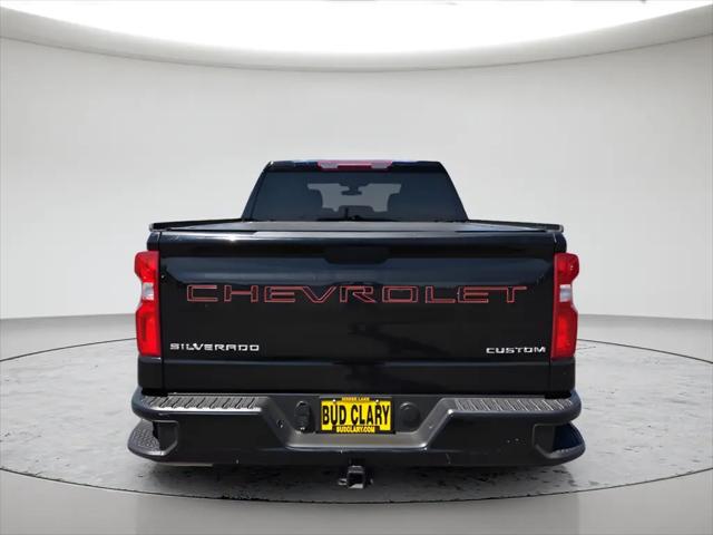 2022 Chevrolet Silverado 1500 4WD Crew Cab Standard Bed Custom