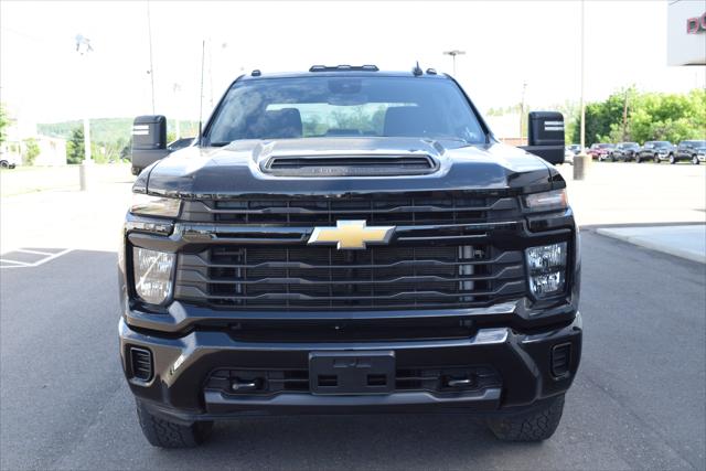 2024 Chevrolet Silverado 2500HD 4WD Crew Cab Standard Bed Custom