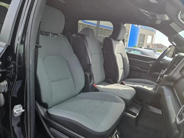 2022 Ram 1500 Big Horn Crew Cab 4x4 5'7" Box