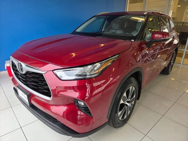 2020 Toyota Highlander XLE for sale in Peoria, IL