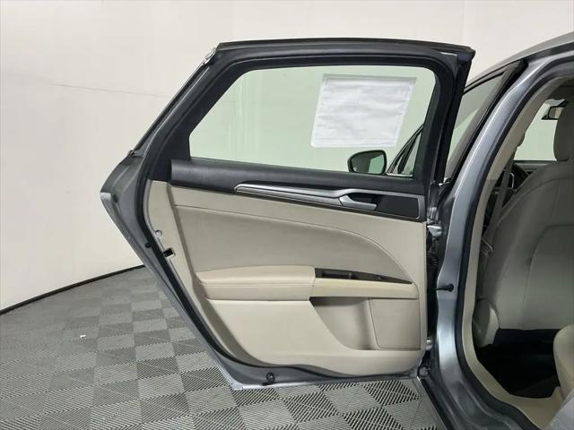 2020 Ford Fusion SE