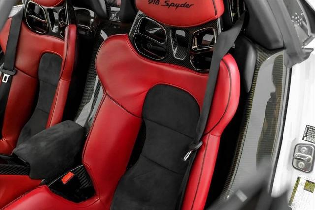 2015 Porsche 918 Spyder Base AWD 2dr Convertible w/ We