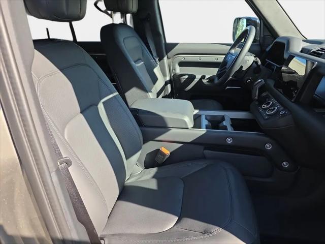 2025 Land Rover Defender 110 P400 X