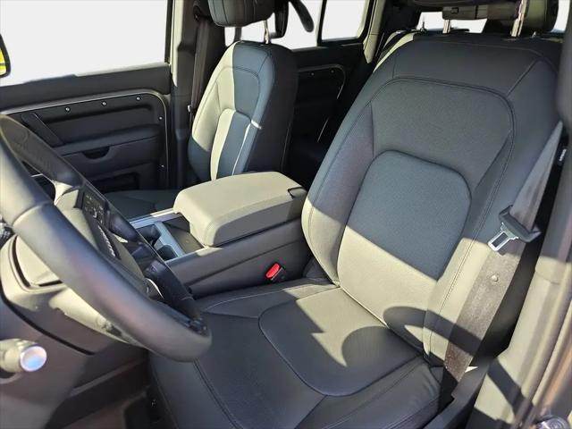 2025 Land Rover Defender 110 P400 X