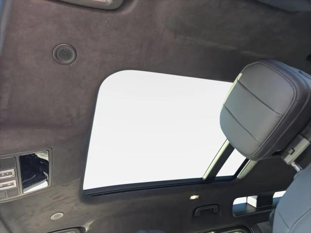 2025 Land Rover Defender 110 P400 X