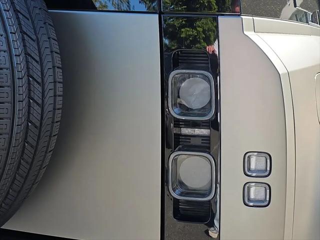 2025 Land Rover Defender 110 P400 X