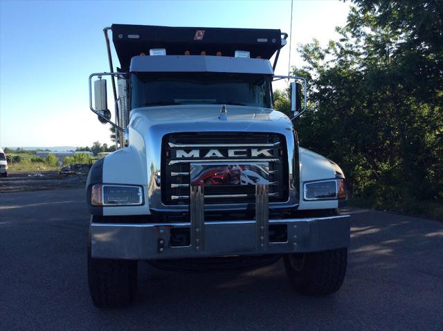 2025 Mack Granite 