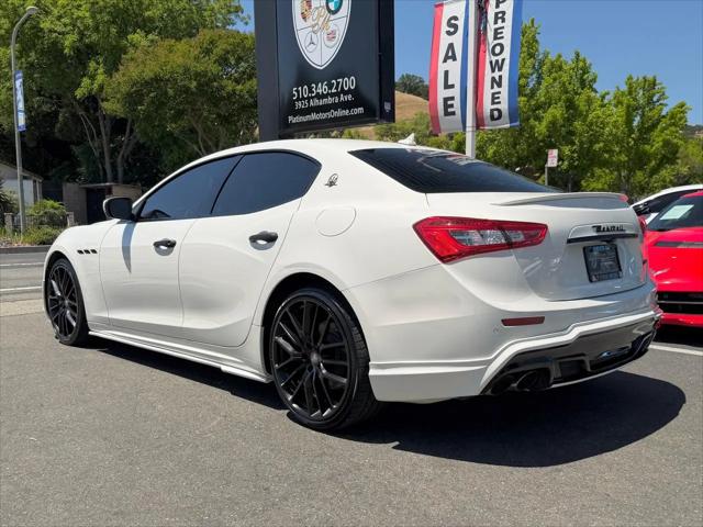 2017 Maserati Ghibli Standard