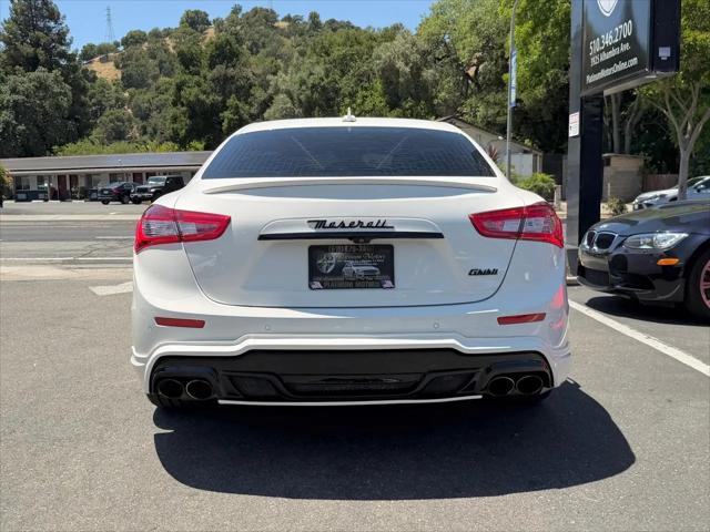 2017 Maserati Ghibli Standard