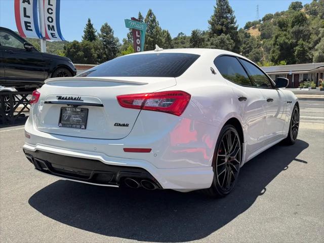 2017 Maserati Ghibli Standard