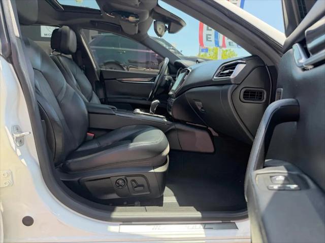 2017 Maserati Ghibli Standard