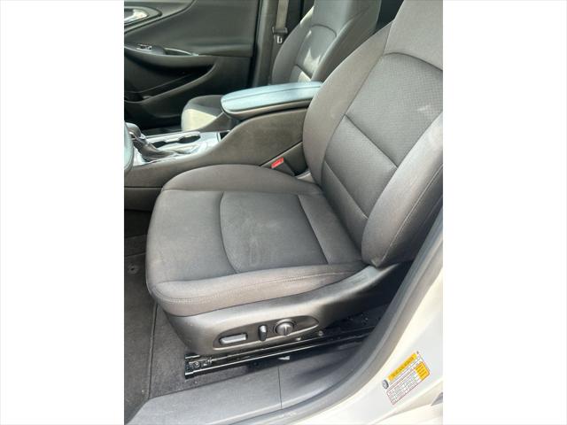 2021 Chevrolet Malibu FWD LT