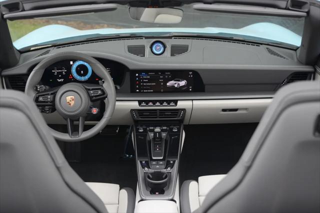 2025 Porsche 911 Carrera Cabriolet