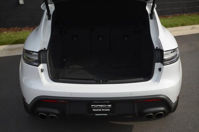 2022 Porsche Macan S