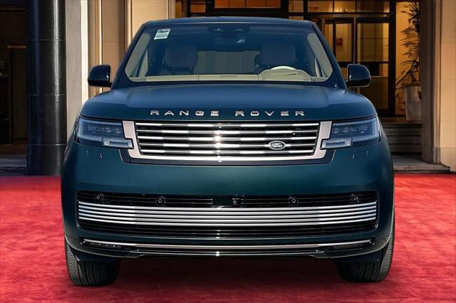2026 Land Rover Range Rover P615 SV