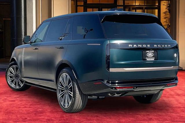 2026 Land Rover Range Rover P615 SV
