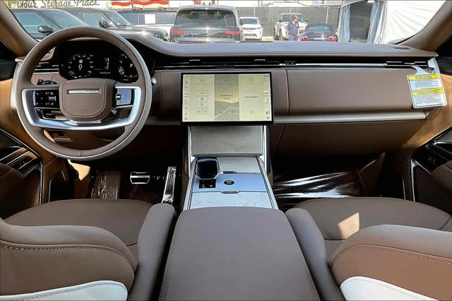 2026 Land Rover Range Rover P615 SV
