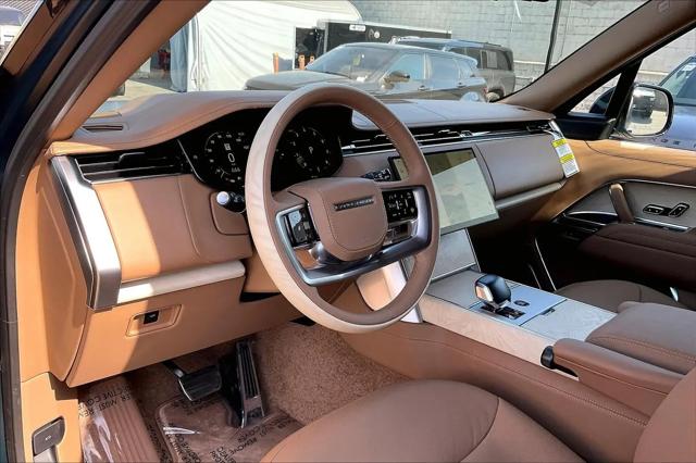 2026 Land Rover Range Rover P615 SV